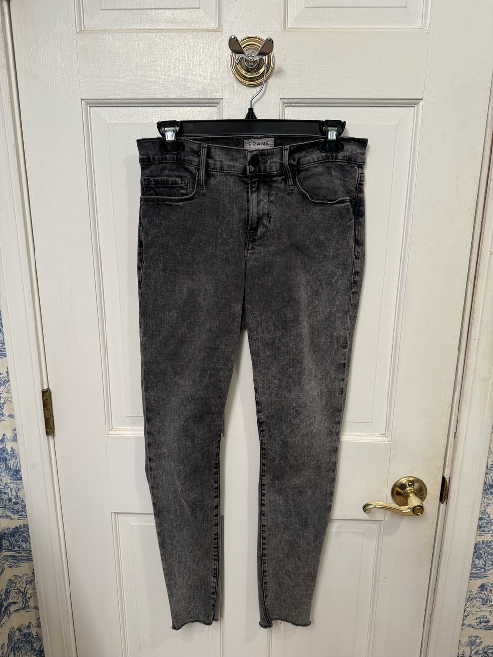 Frame Le Skinny De Jeanne Jeans